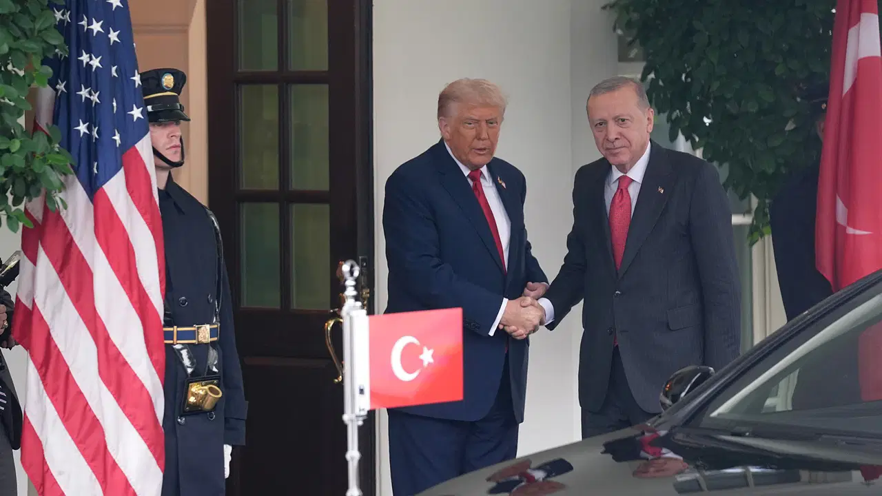 erdogan trump gorusmesi basladi trump yanitladi turkiyeye yaptirimlar kaldirilacak mi VYhu3HZy