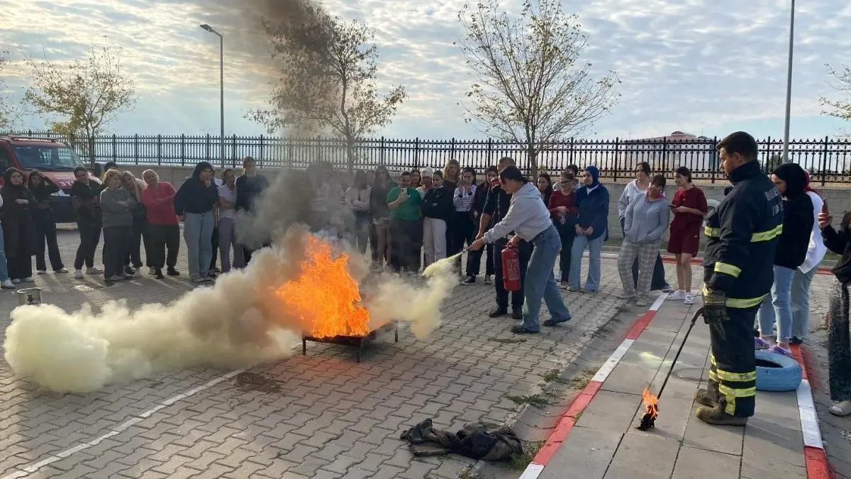 babaeski kyk yurdunda yangin egitimi verildi mjdA5Xcz.jpg