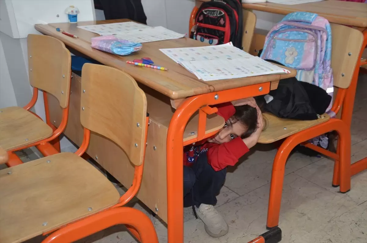 mebden afet bilinci icin tahliye tatbikati 5KkEugxU.jpg