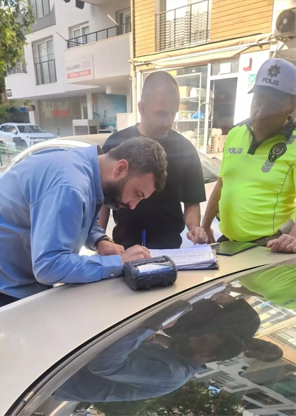 ters yolda giden surucuye 46 bin ceza A4W4wXcE.jpg