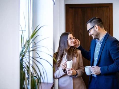 Eş İhanetinde En Fazla Risk Taşıyan Meslek Grupları Belirlendi